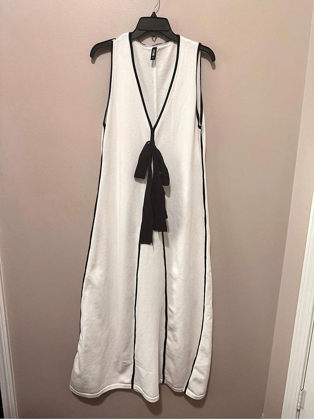 Stylewe White & Black Sleeveless Knit Maxi Dress